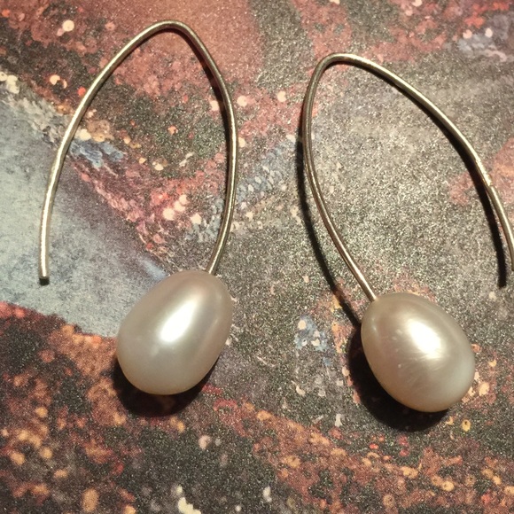 The Seas Gift Jewelry - Lovely Sleek Elegant Tear Drop Pearls.